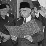 Pengambilan sumpah bj habibie sebagai presiden ri sumber republika 22 mei 1998